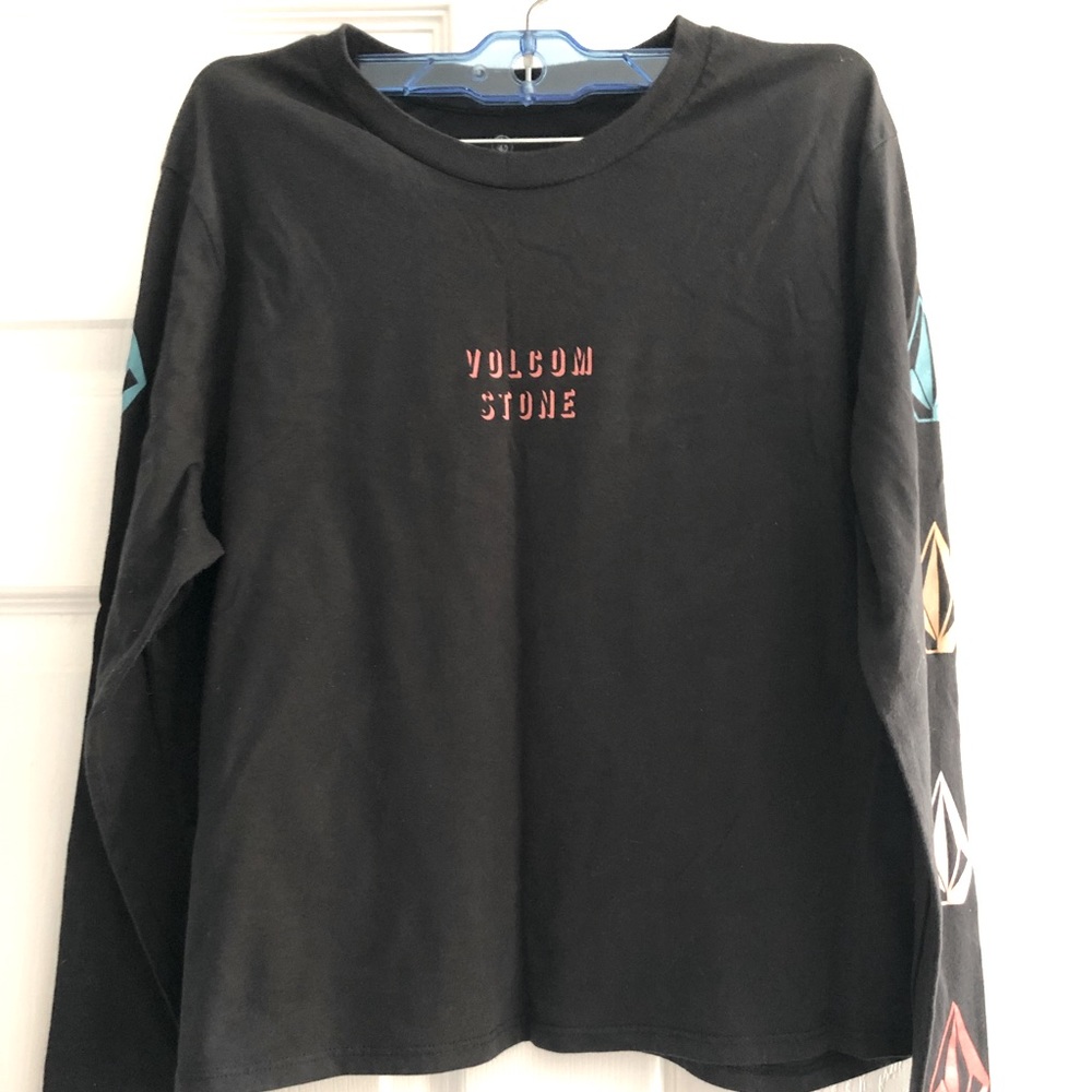 VOLCOM CROP TOP Size M sleeve detail